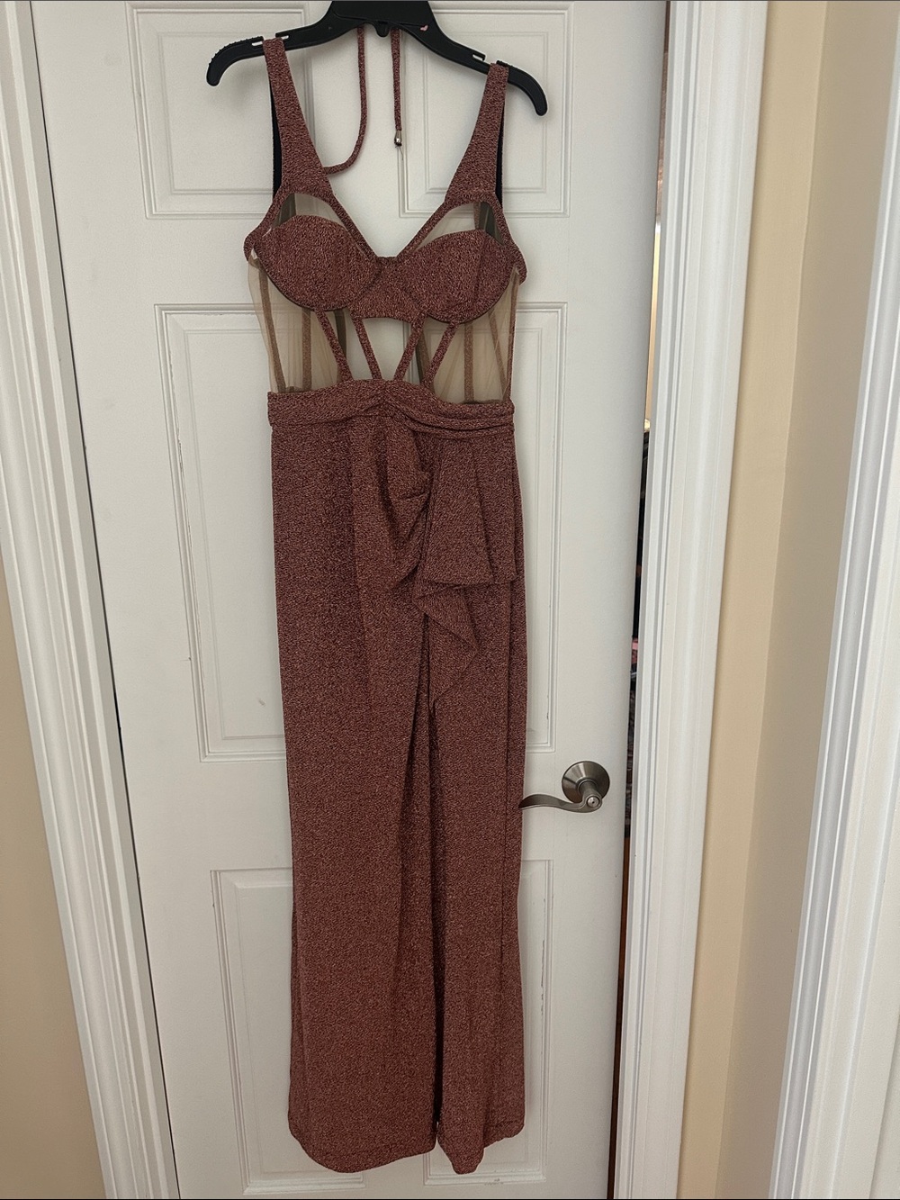 An elegant dress! For a wedding /party.
